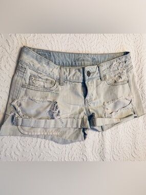 American Eagle Outfitters Distressed Light Wash Denim Shorts - Pale Blue